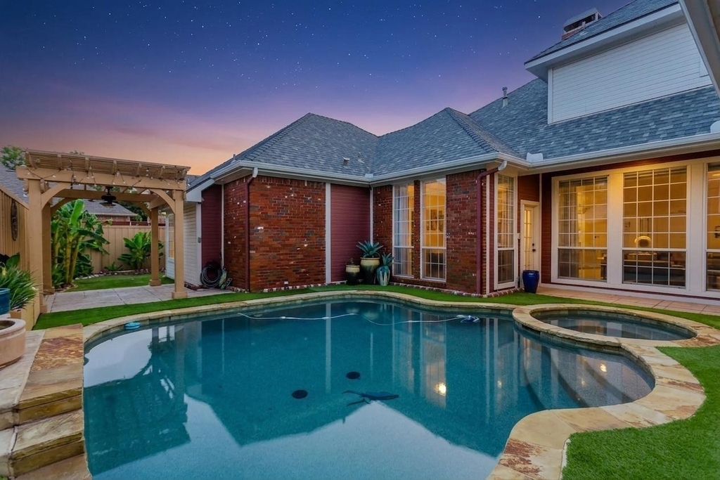 4404 Hollow Oak Drive - Photo 1