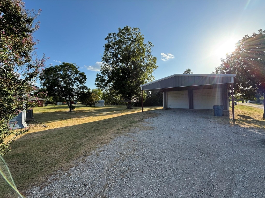 602 East Street - Photo 2