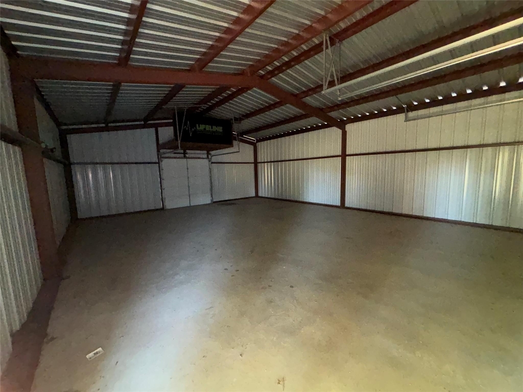602 East Street - Photo 3
