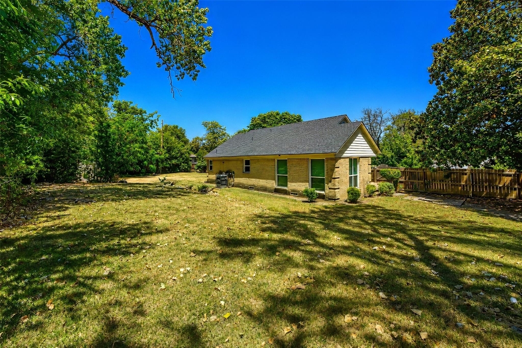 1701 Brook Hollow Drive - Photo 24