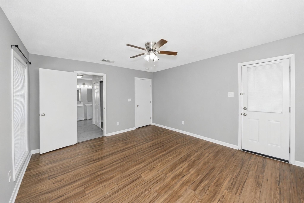 1701 Brook Hollow Drive - Photo 10