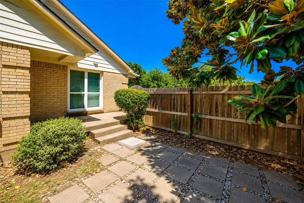 1701 Brook Hollow Drive - Photo 21