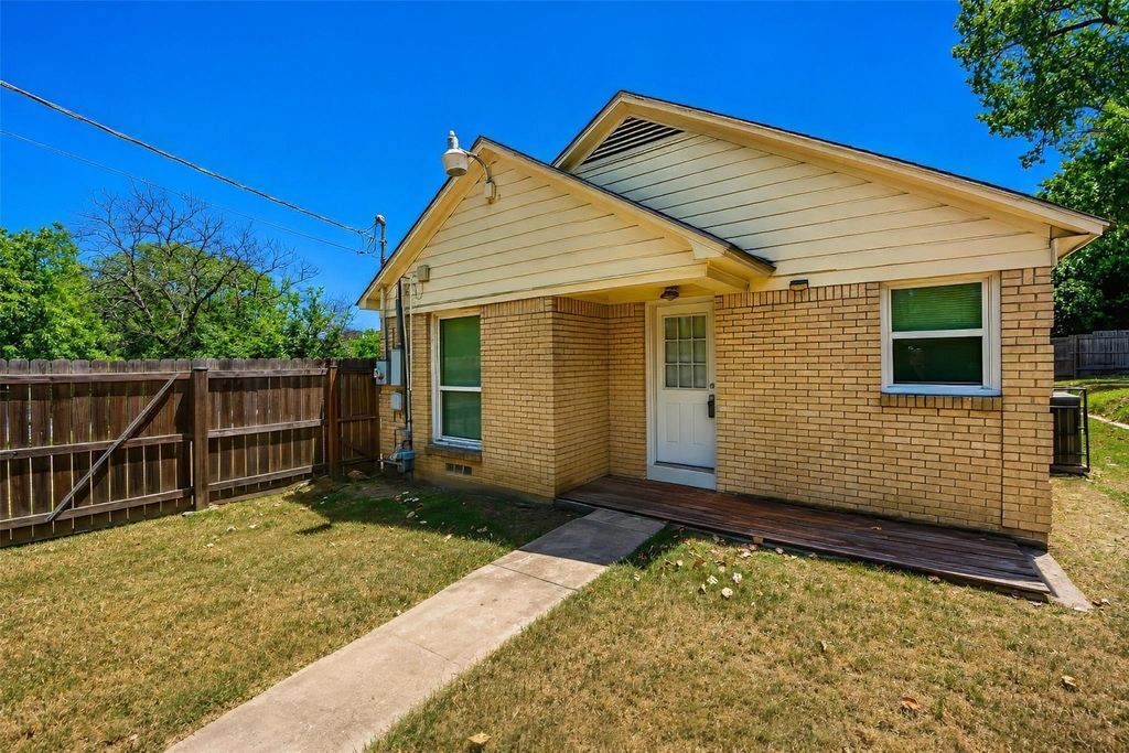 1701 Brook Hollow Drive - Photo 22