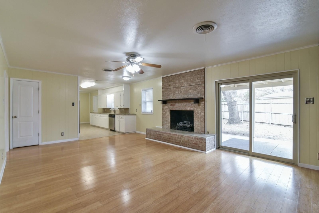 7233 Overhill Road - Photo 11