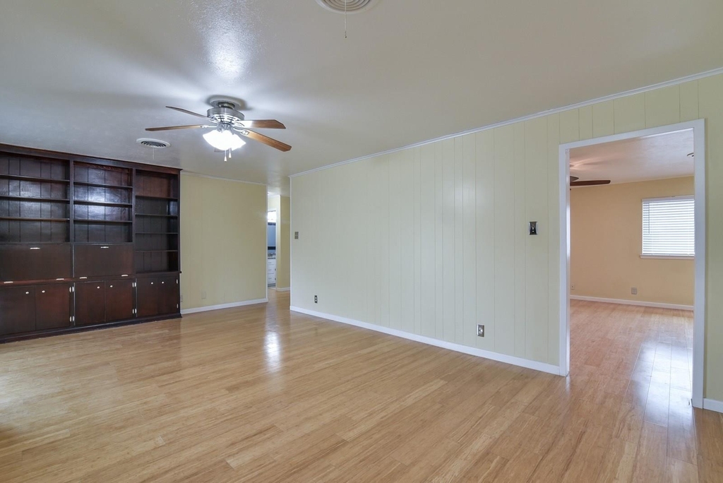 7233 Overhill Road - Photo 9