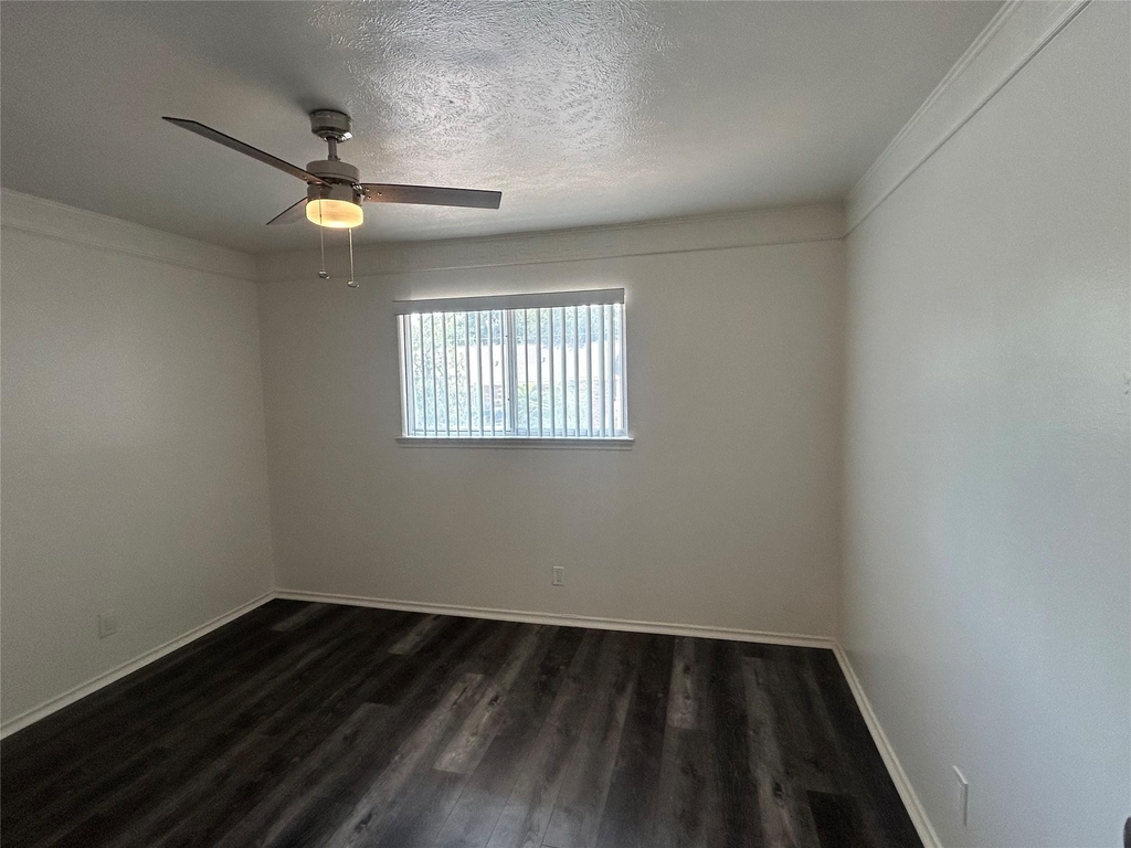 5014 Les Chateaux Drive - Photo 8