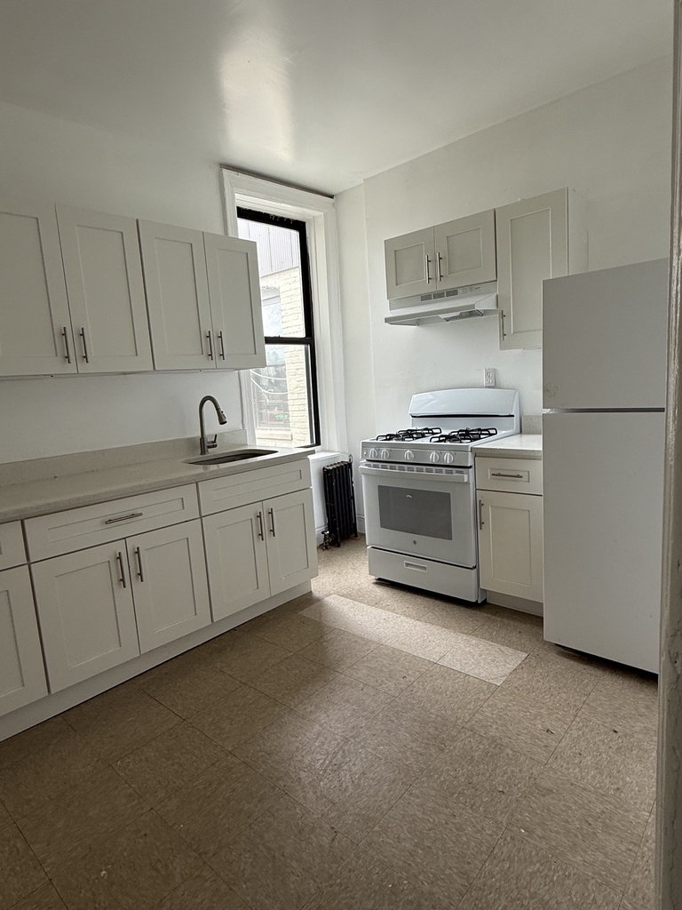 2080 West Street - Photo 0