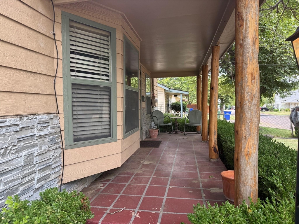 643 E South Street - Photo 3