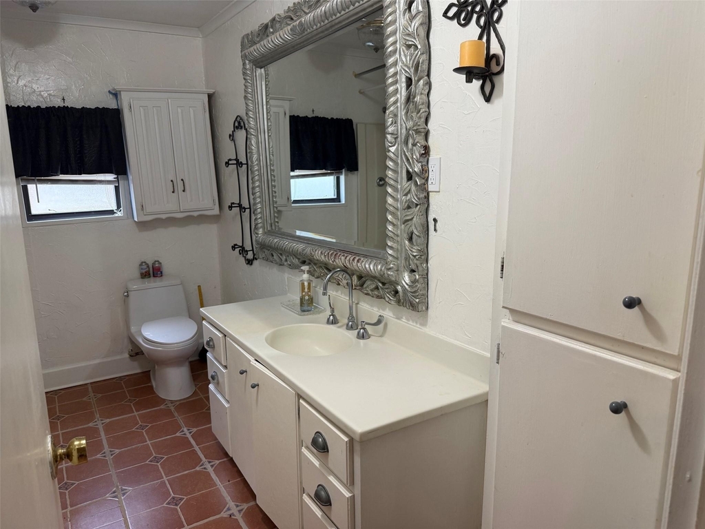 643 E South Street - Photo 23