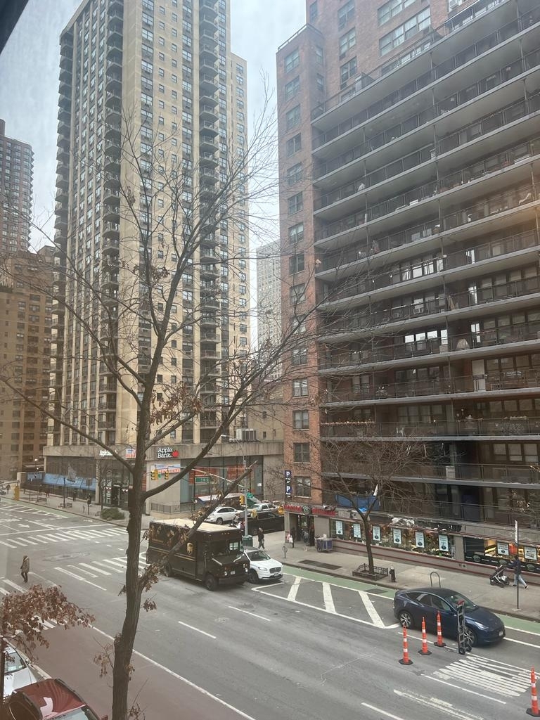 E 82 St / 1st Avenue  - Photo 8