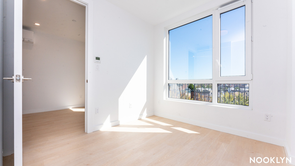 280 Meeker Ave 11211 - Photo 4