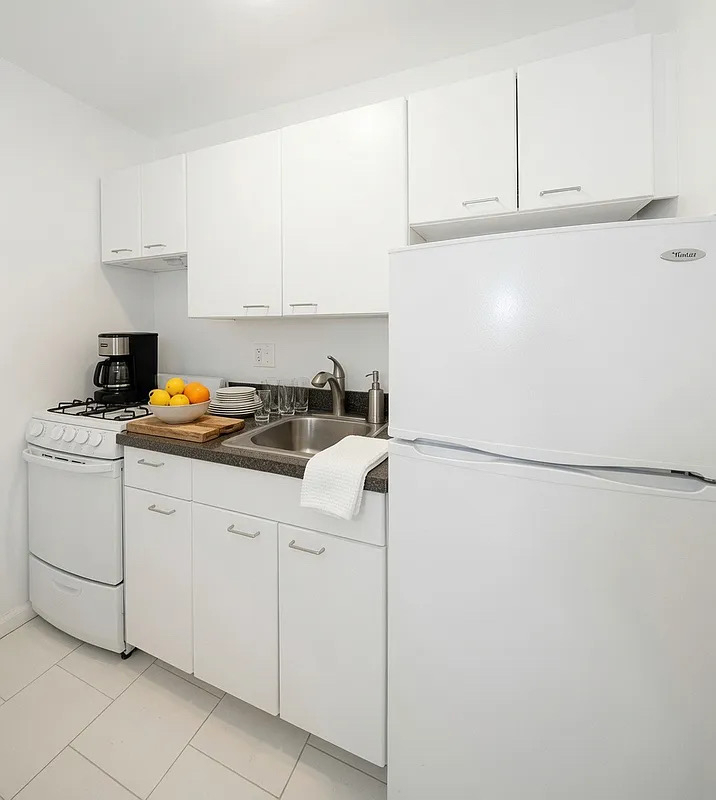 342 East 55th Street - Photo 1
