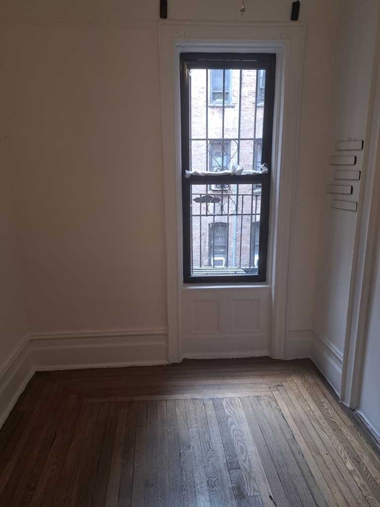 3139 Broadway - Photo 2