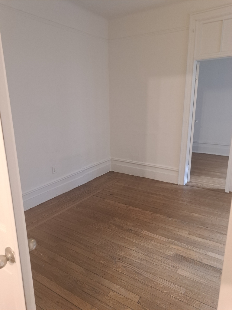 3139 Broadway - Photo 3