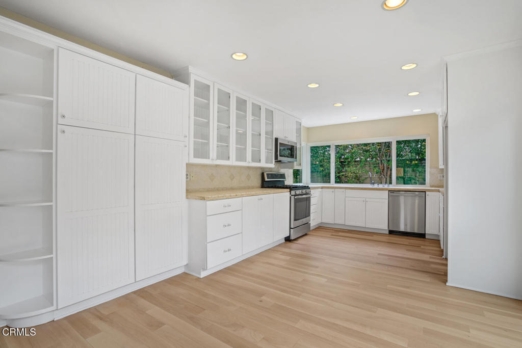 1672 Wellington Place - Photo 19