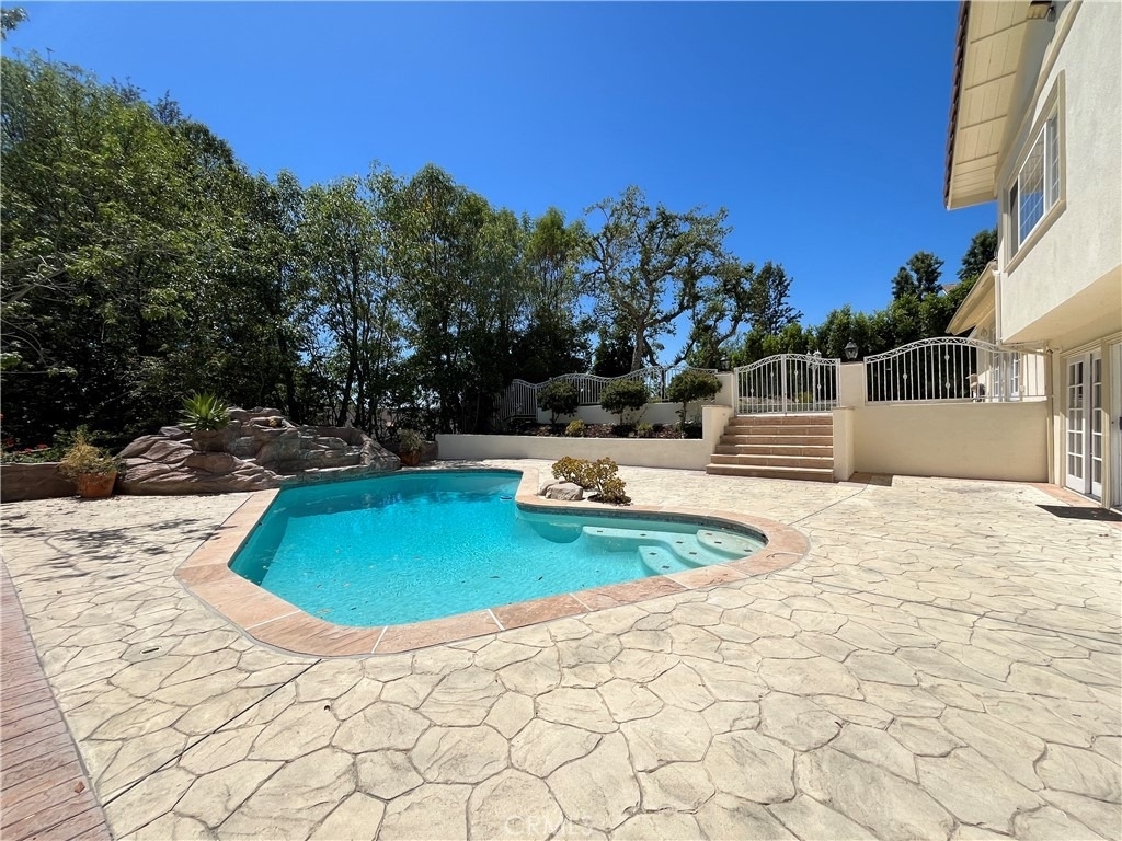 4527 Stark - Photo 36