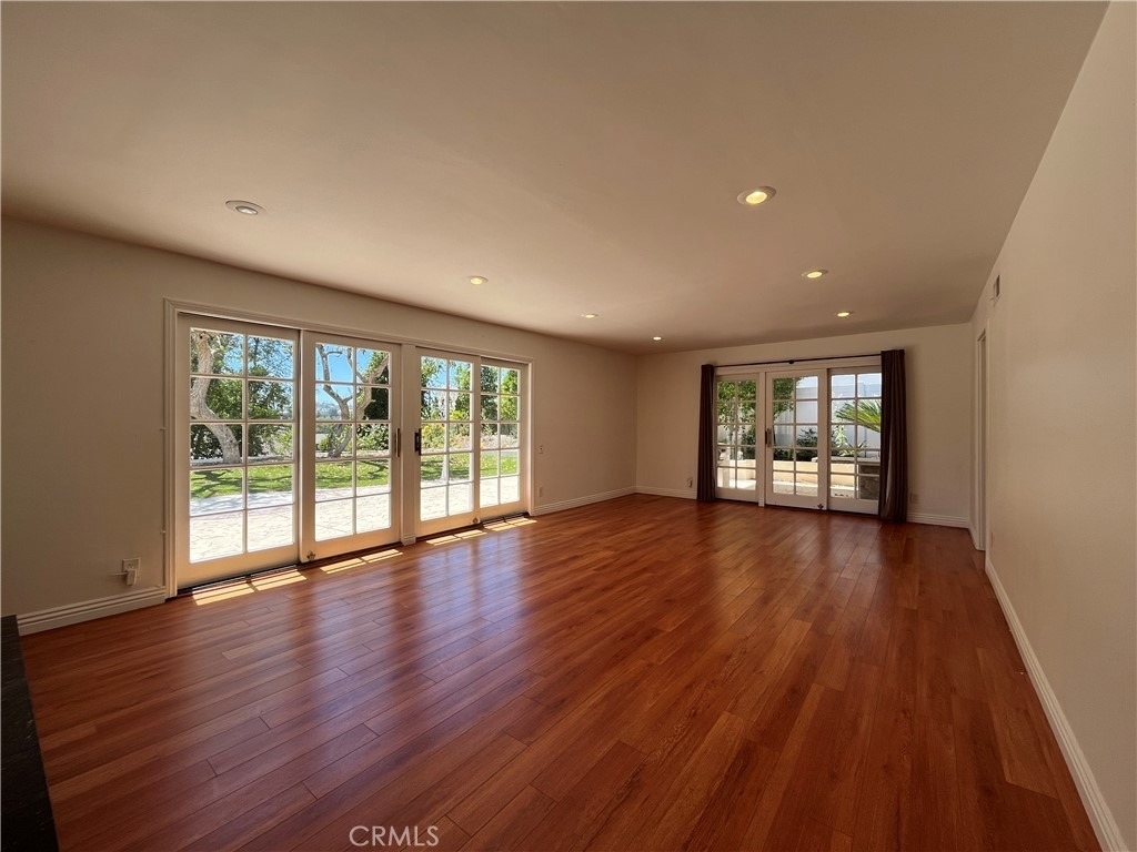 4527 Stark - Photo 10