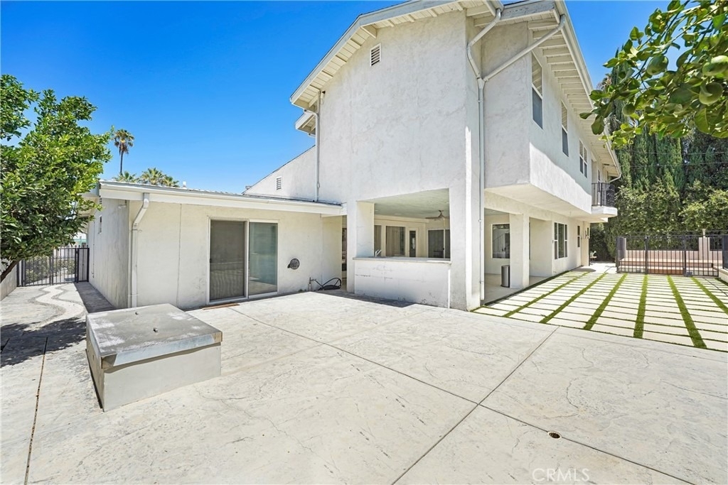 22450 Collins - Photo 63