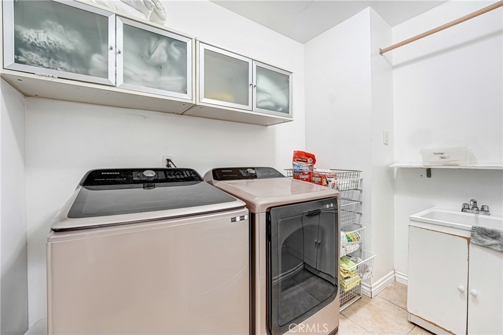 22450 Collins - Photo 29