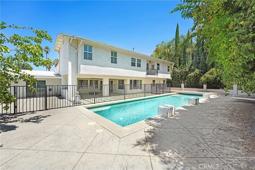 22450 Collins - Photo 66