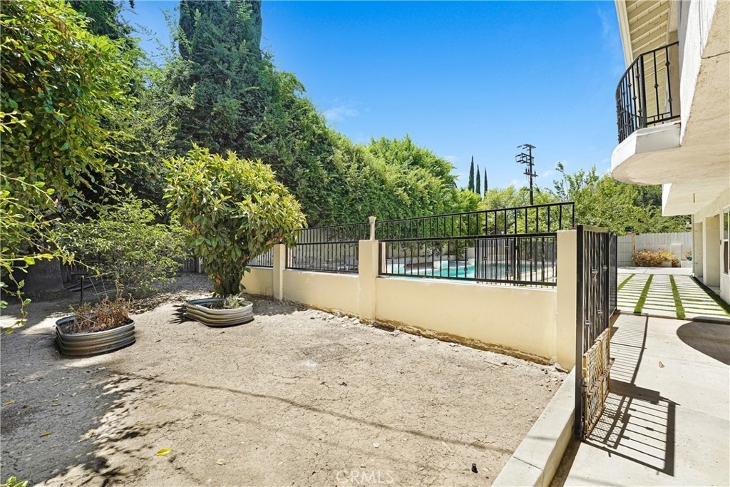 22450 Collins - Photo 65