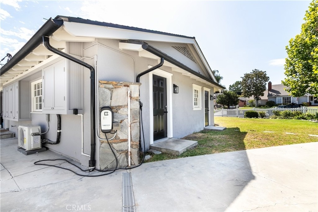 5227 Beckford Ave - Photo 11