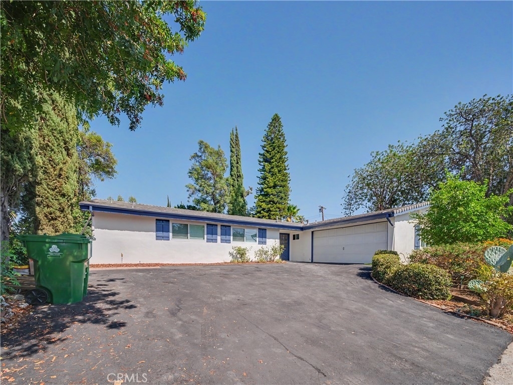 5604 Mason Avenue - Photo 1