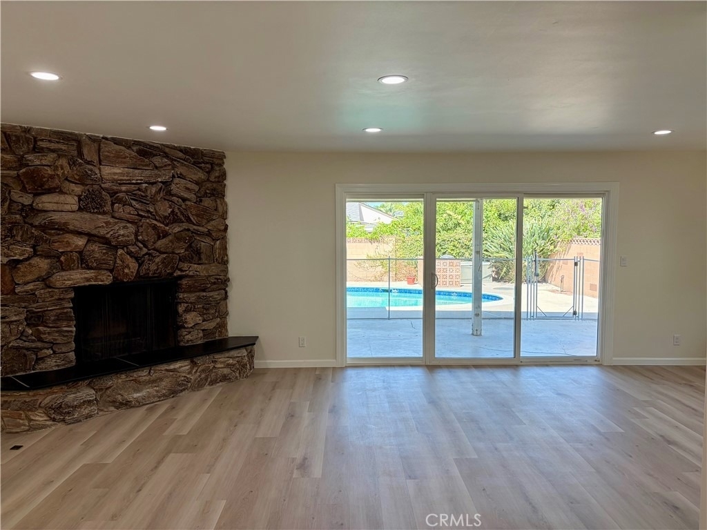 6621 Whitman Avenue - Photo 3