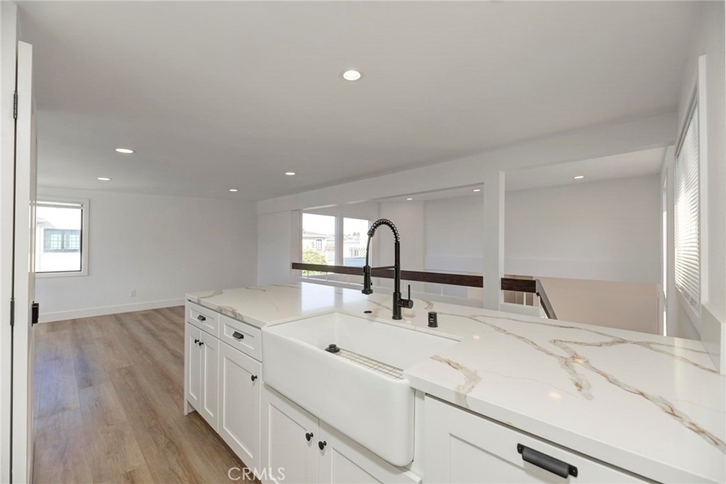 1090 Loma Drive - Photo 6