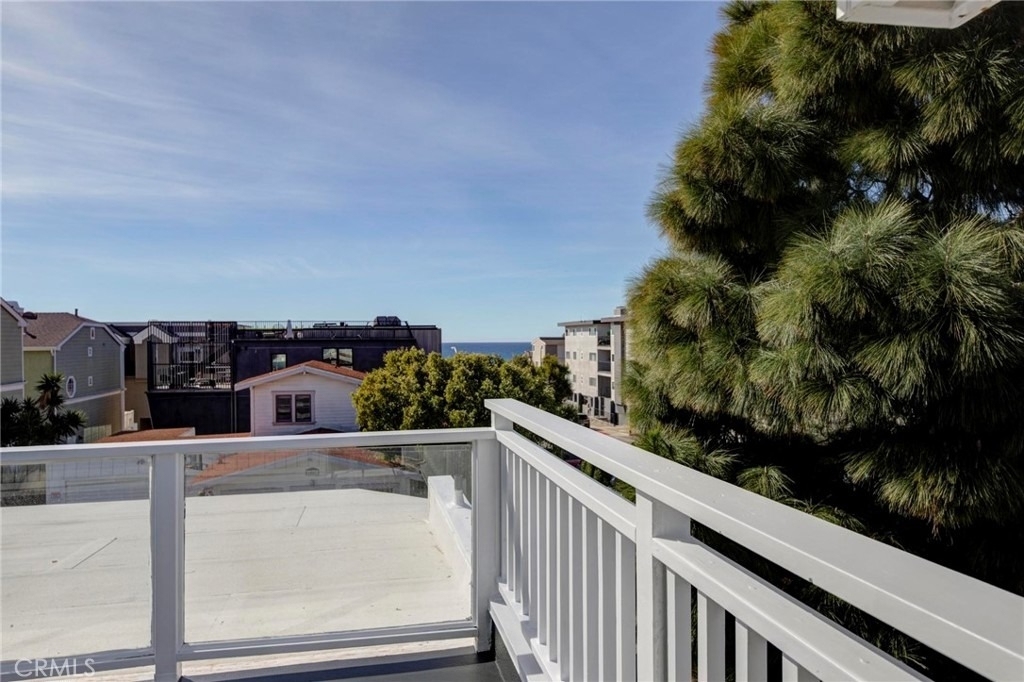 1090 Loma Drive - Photo 9