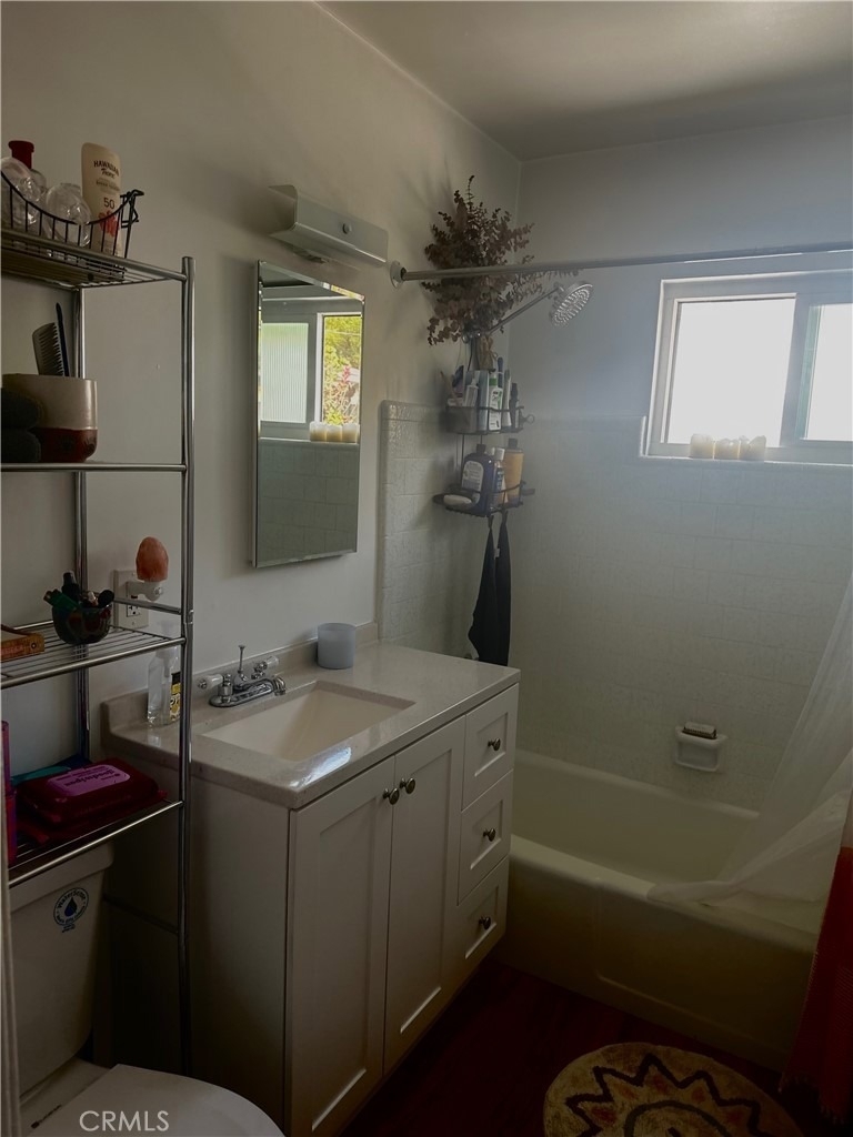 704 W 30th Street - Photo 10