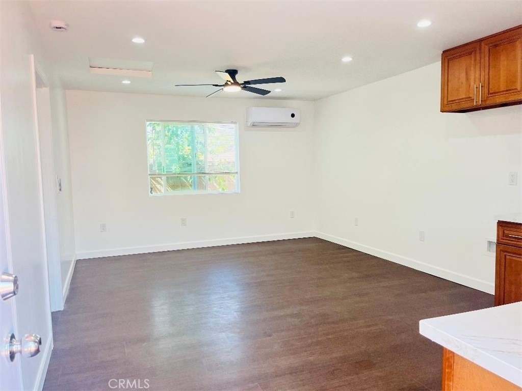 11422 1/2 Charlesworth - Photo 6