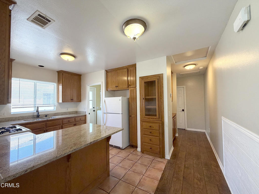 156 S Pacific Avenue - Photo 7
