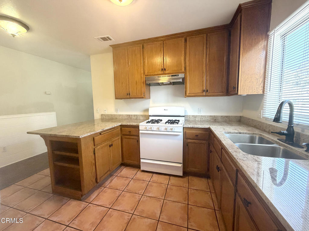 156 S Pacific Avenue - Photo 8