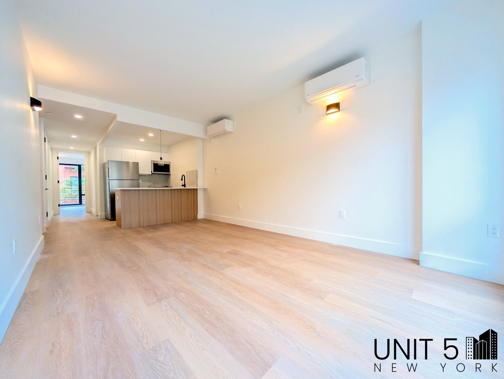1312 Lincoln Place - Photo 2