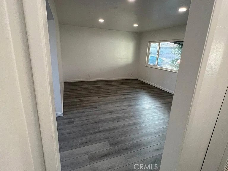 293 W Artesia Street - Photo 5