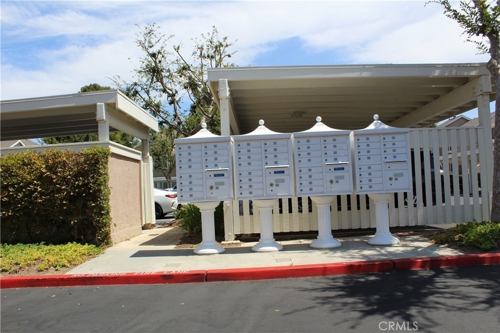 111 Greenfield - Photo 10