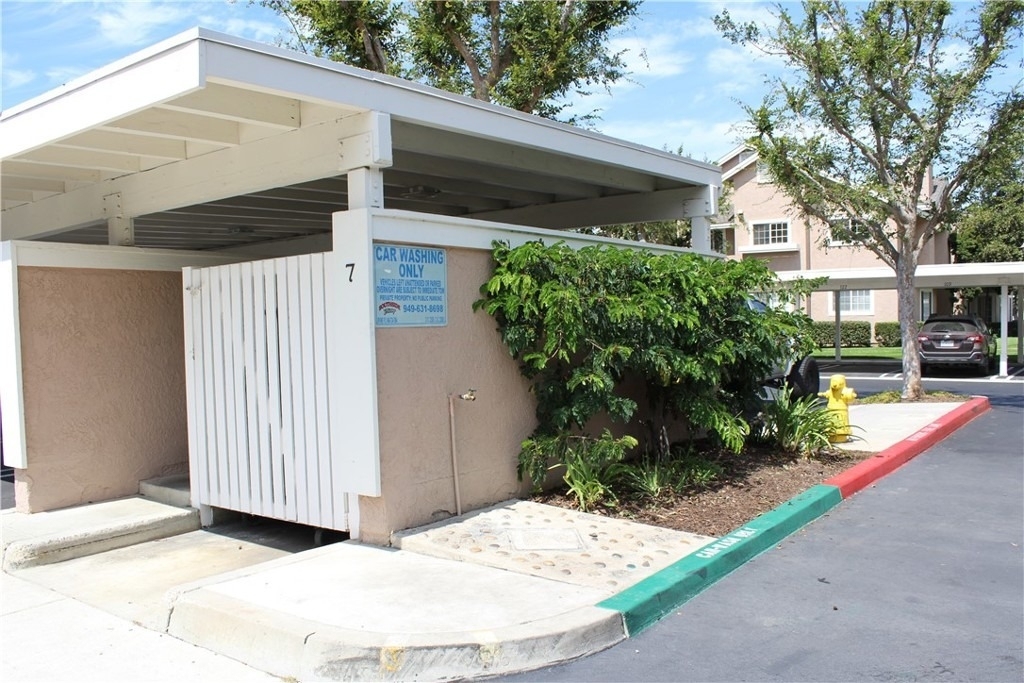 111 Greenfield - Photo 9