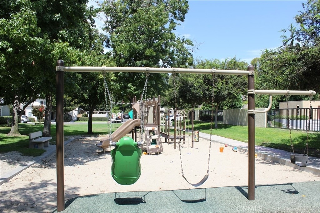 111 Greenfield - Photo 12