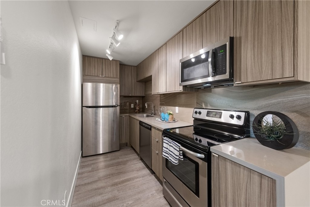 420 N Villa Court - Photo 9