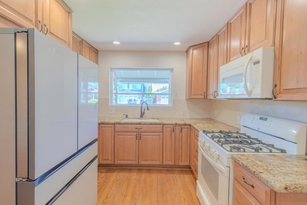 6944 Cedar Lane - Photo 10