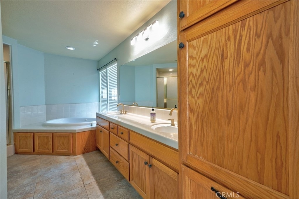 1217 Cathedral Creek Court - Photo 45