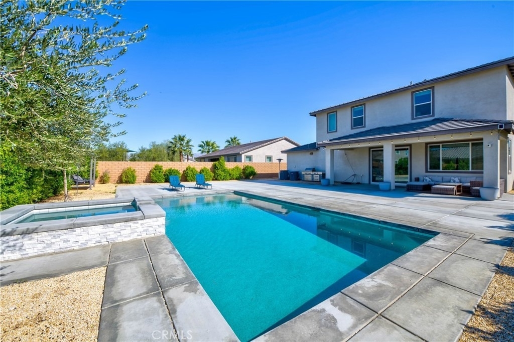 50105 Rocamora Street - Photo 33