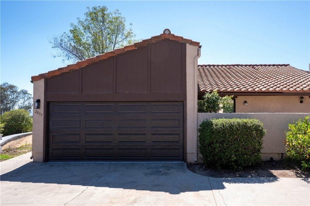 2055 Earl Glen - Photo 1
