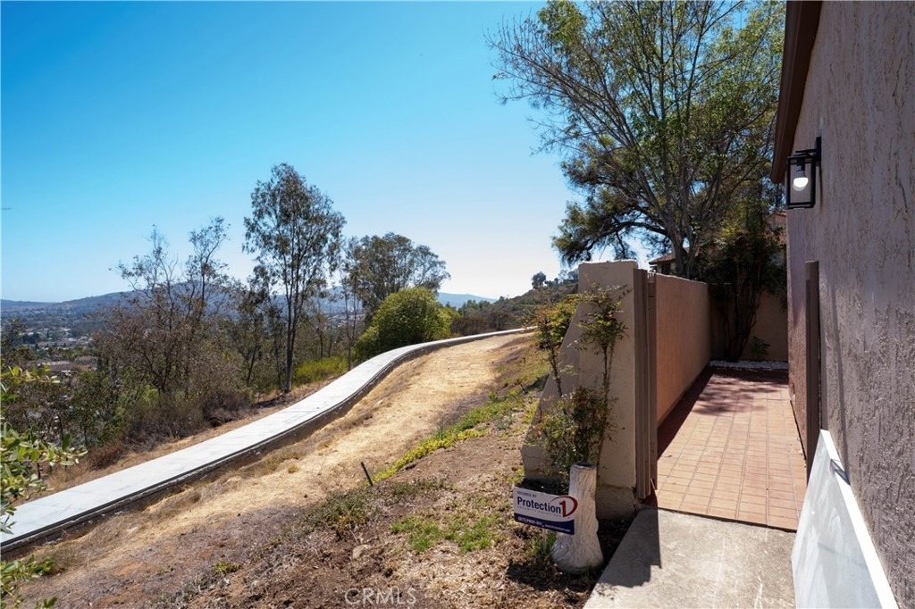 2055 Earl Glen - Photo 4