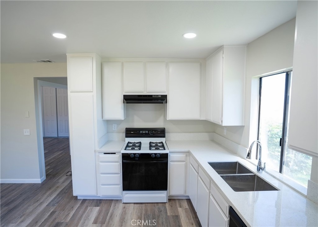 2055 Earl Glen - Photo 14