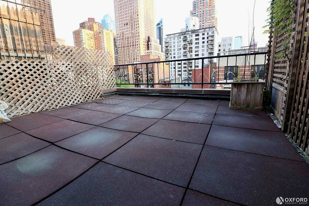 365 West 52nd Street - Photo 7