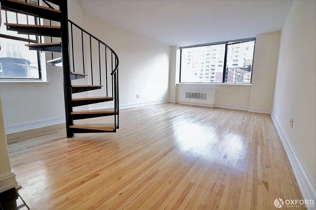 365 West 52nd Street - Photo 0