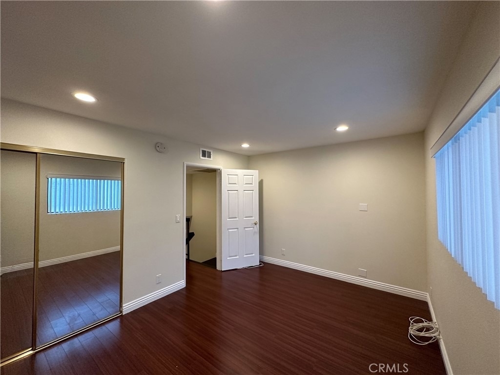 22865 Del Valle Street - Photo 8