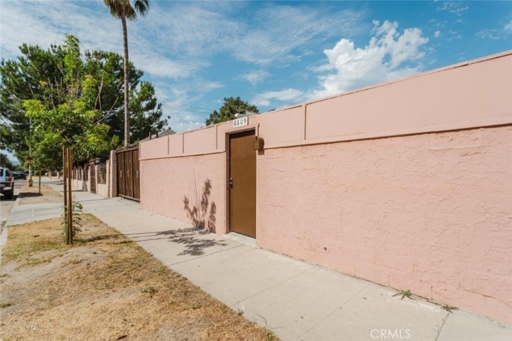 6609 Camellia - Photo 2